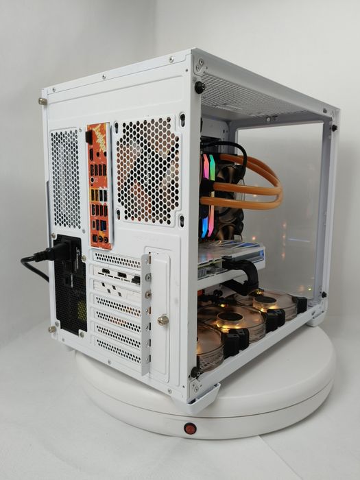 Komputer Gamingowy Ryzen 5 7600x, RX 7900 GRE 16 GB, 32 GB,SSD,Win 11