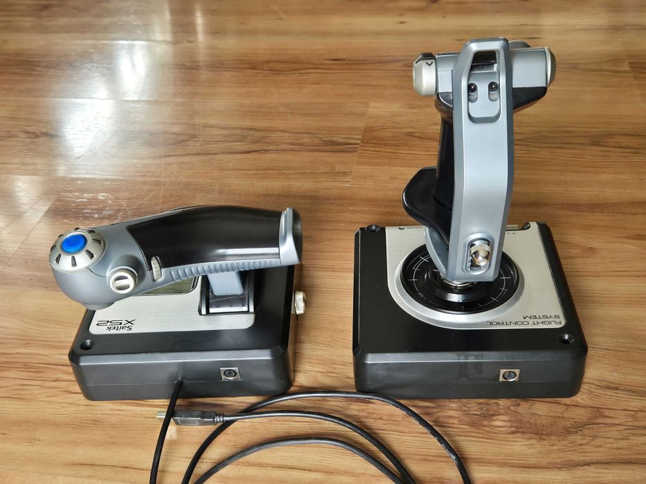 Kontroler Joystick Logitech Saitek X52 Flight Control System symulator lotu
