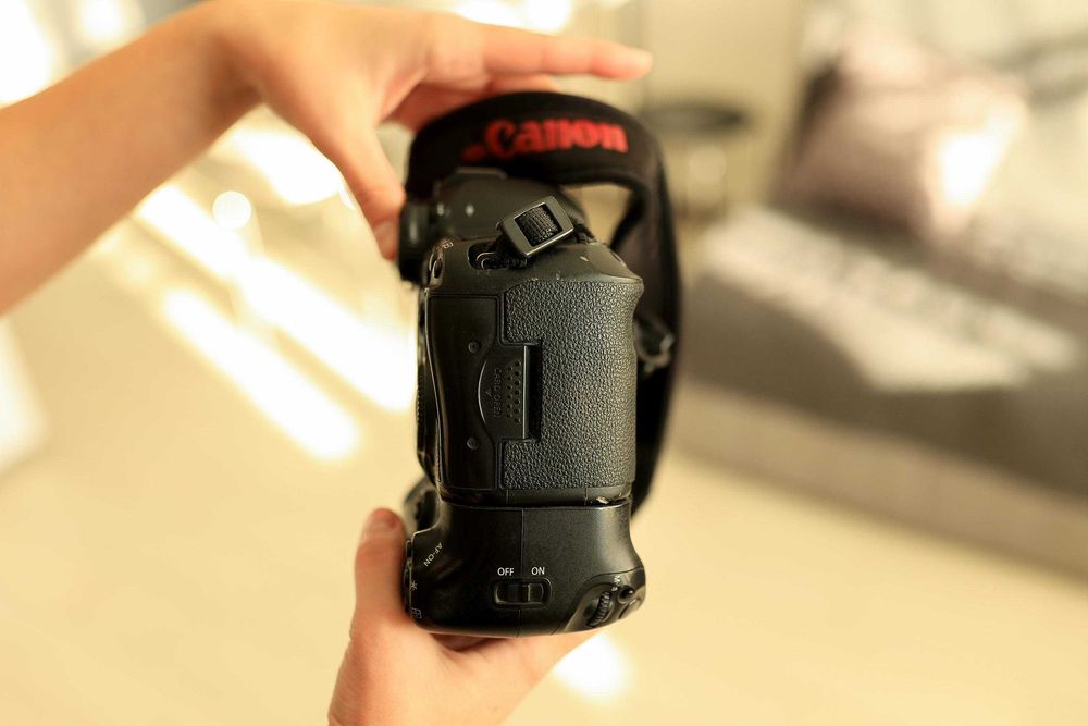 Продам Canon 5D Mark III + Бустер (Оригінал)
