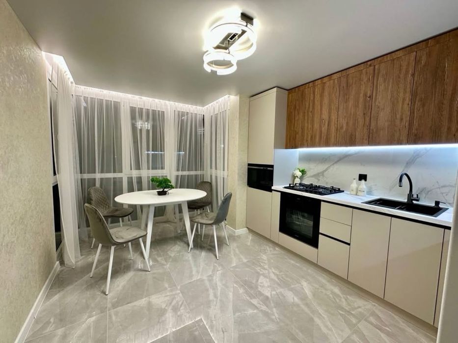 Продад 1-к квартири вул. Білогірська, Центр