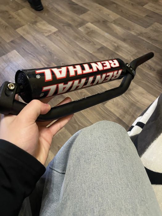 Мотоциклетний руль Renthal