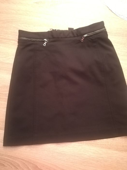 Czarna spódnica mini