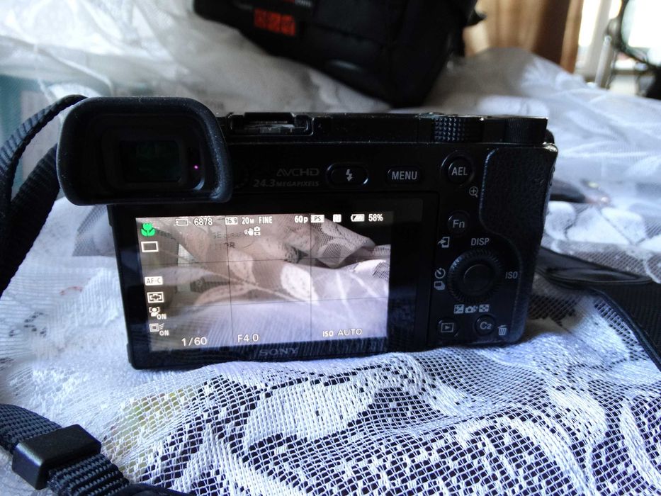 Sony a6000 + kit Sony SEL 18-55 f/3.5-5.6
