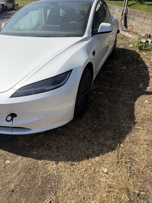Salvado Tesla model  3 Higlhand   Standart nacional  com 30000km