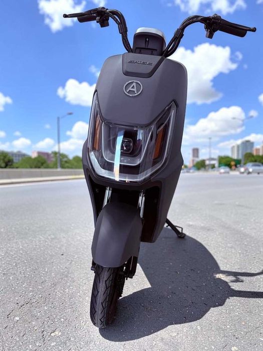 Електроскутер Oscar Amir 800W 48V 20Ah Li-ion двомісний електробайк графіт