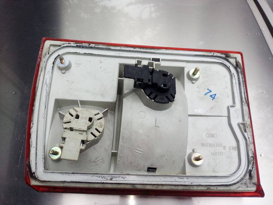 Audi 80 b4 sedan lampa tył