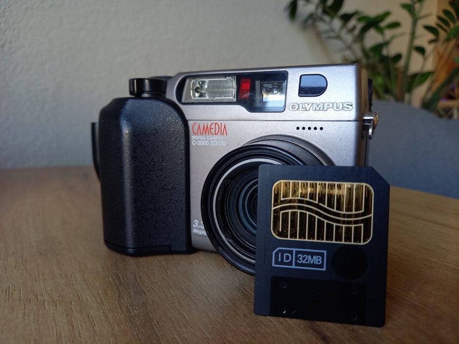 Olympus C-3000 цифровий фотоапарат