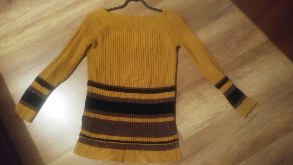Sweter sweterek miodowy rozm. 38 stan idealny