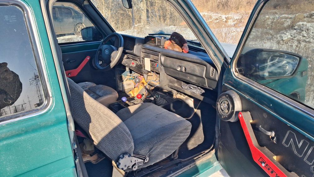 Продам авто ВАЗ НИВА 21214инжектор 2007