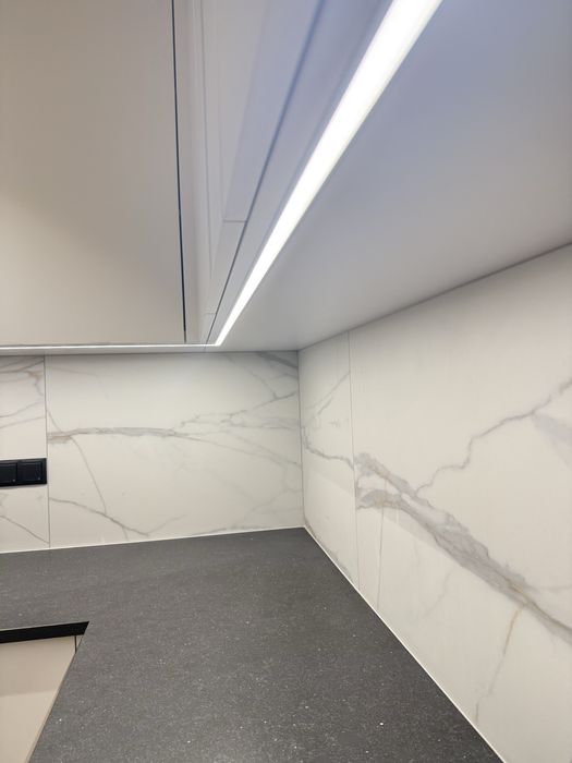 Meble kuchenne wraz z blatem i zlewem