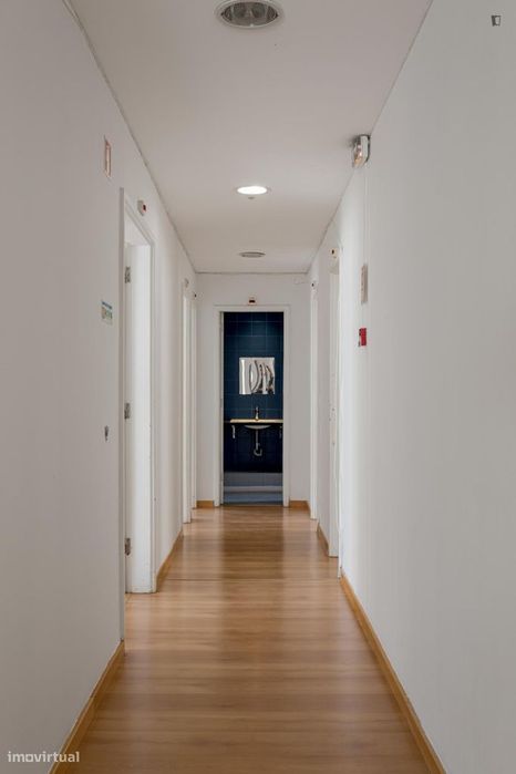 Quarto - localizado em Picoas Lisbon