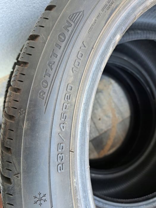 4x opony zimowe  235/45R20 Dunlop Winter Sport 5 suv  (A76)