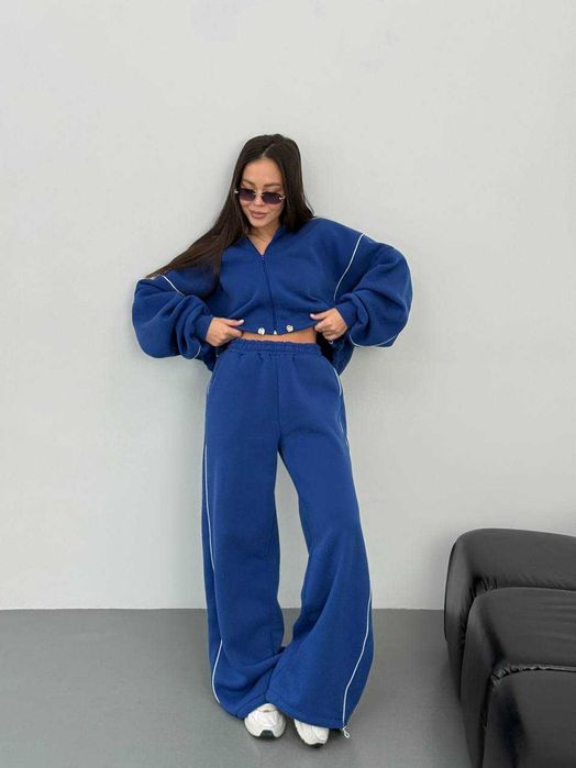 Жіночий спортивний костюм оверсайз на флісі з полосками і затяжками