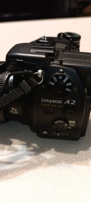 Konika Minolta Dimage A2 + lampa błyskowa Minolta + barety pack...