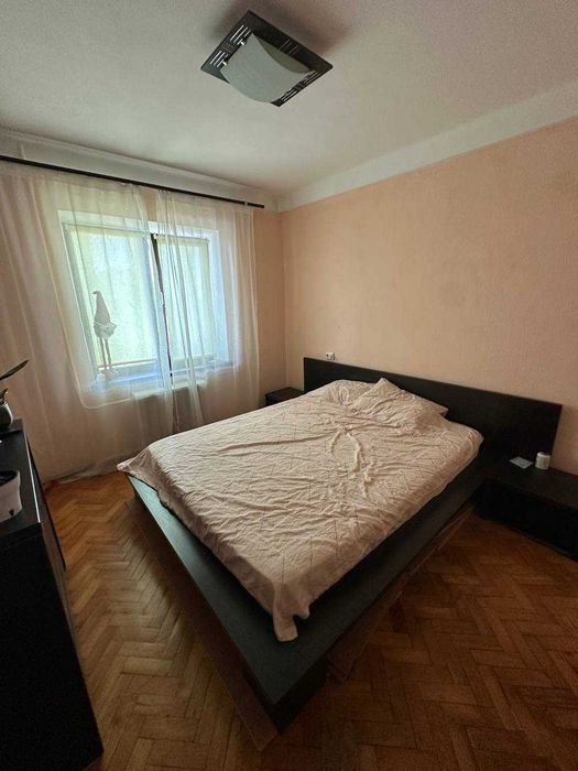Продам трикімнатну квартиру в жилому стані (чешка), метро Нивки 5-7 хвилин, ДЕРЖПРОГРАМИ