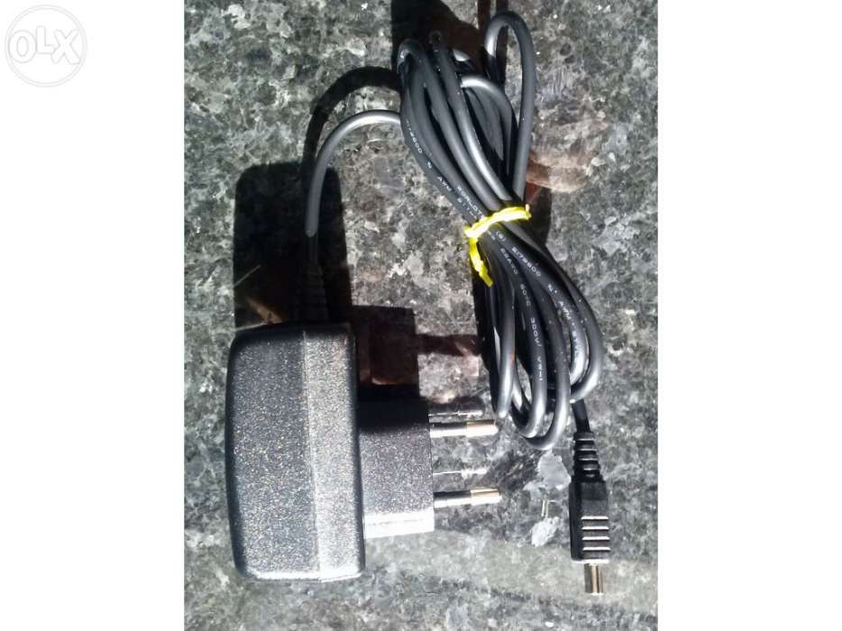 Carregador mini-USB para leitores de mp3's, telemóveis ou outros