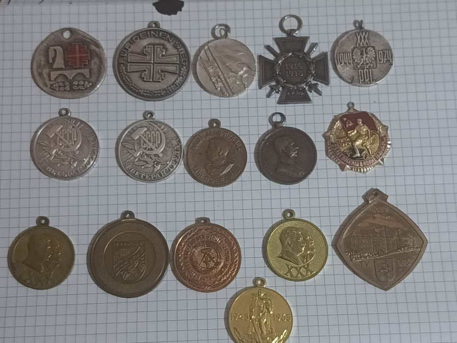 Продам медалі одним лотом