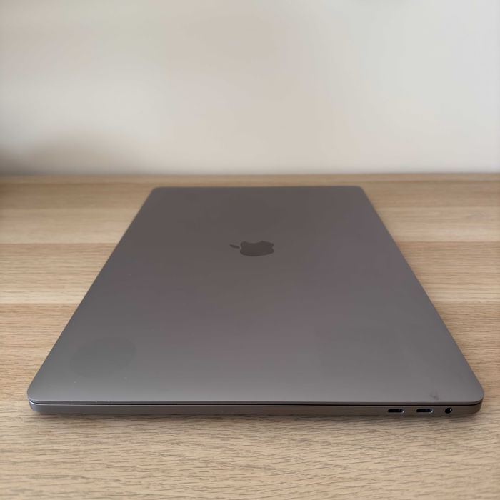 Apple MacBook Pro (16-inch, 2019)