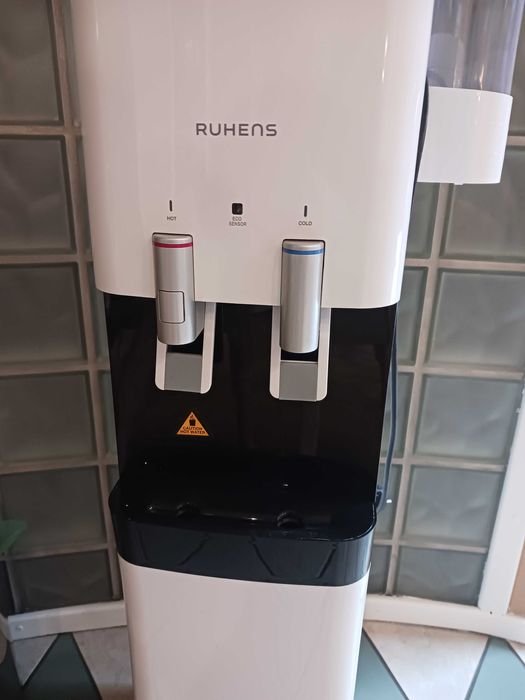 Dystrybutor do oddania za darmo (całość lub na części)