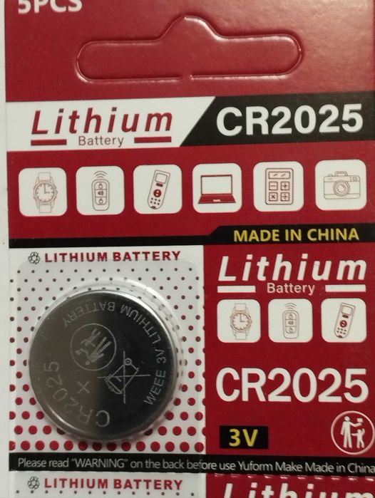 Літієві батарейки CR2025.