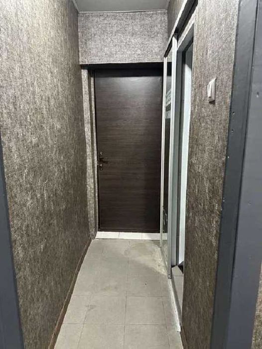 Продається 2-кім.кв.Новобаварський р-н. пров. Одоєвський.30 кв метр DD