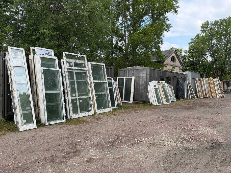 Вікна металопластикові Склад вікон та дверей БУ м. Шулявська.