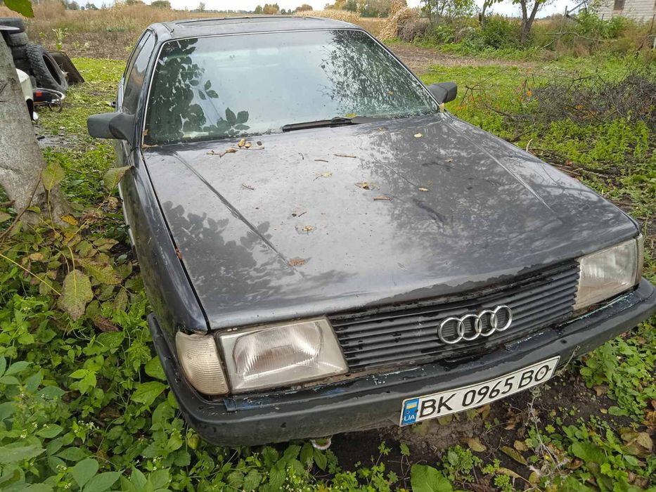 Ауді 100 с3 Капот