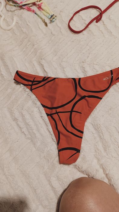 Strój kąpielowy stringi M-L Arcado