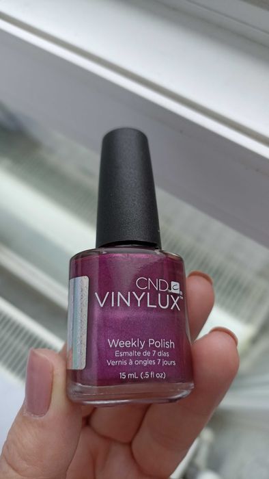 CND VINYLUX tango passion #169 Недільний лак свіжий дешево: 80 грн