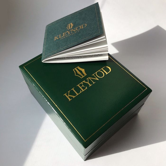 Позолоченные часы «KLEYNOD». Натуральная кожа, швейцарский механизм.