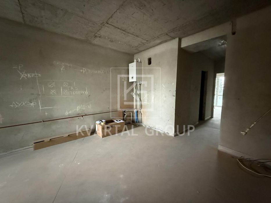 Продам 2 к.квартиру з початковим ремонтом 53 кв.м .  Бомбосховище +