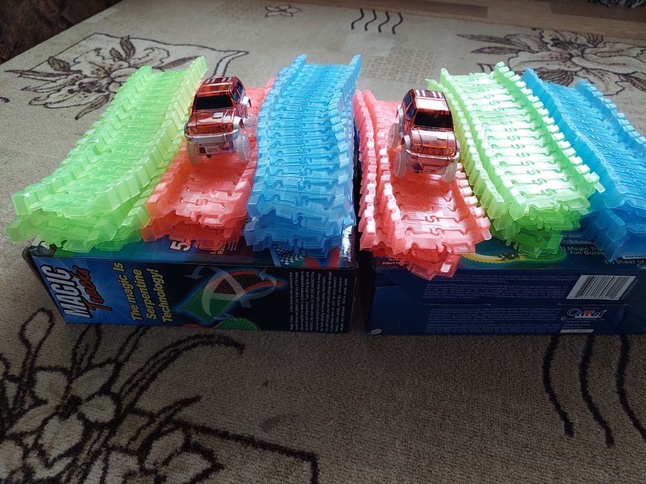 Продам 2 дитячих трека Magic tracks за 400гр.