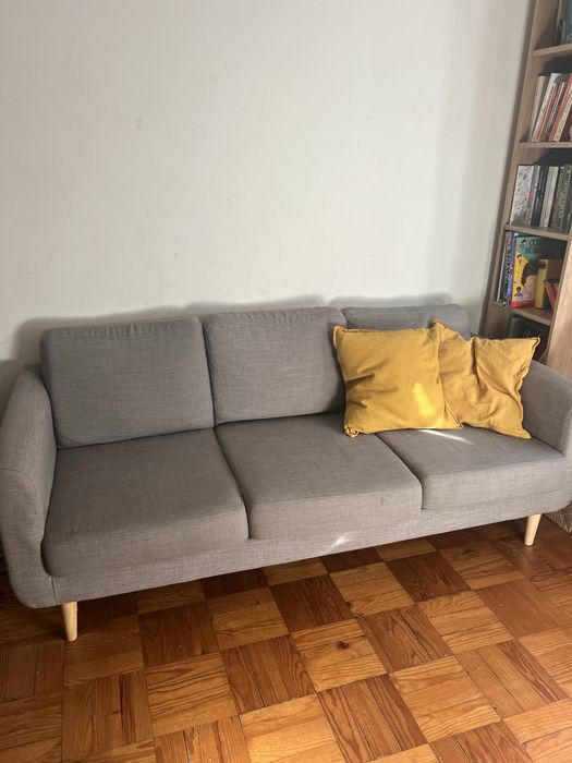 Sofa de 3 lugares cinzento