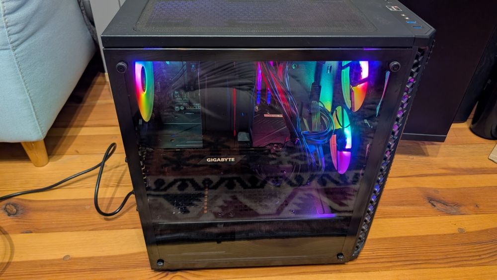 Komputer Gamingowy Ryzen 5 3500X GTX 1660 6GB 16GB RAM + Monitor 27"