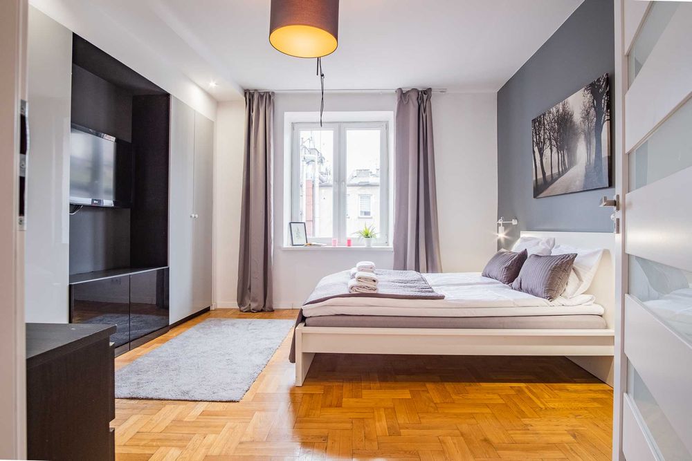 Duży apartament na Starym mieście : 2 sypialnie : 2 łazienki