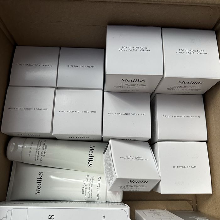 SALE‼️Нова косметика Medik8 креми Total Moisture daily night retinal