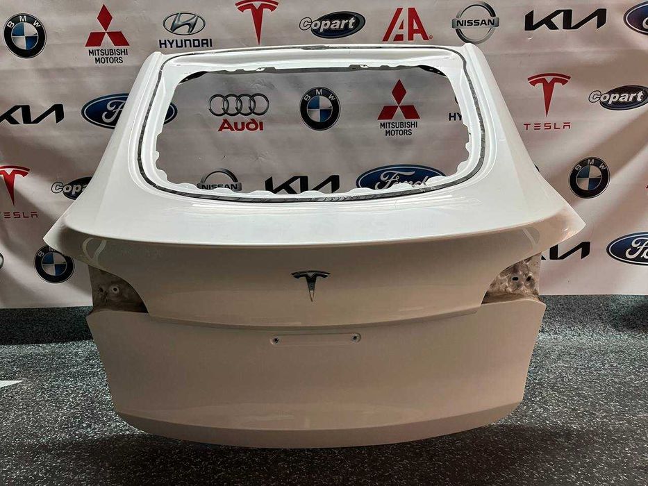 Ляда-кришка багажника Tesla Model Y 1493410-EC-A (PPSW)