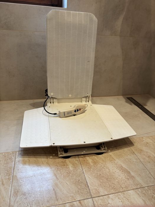 Podnośnik wannowy Aquatec z nakladką obrotową