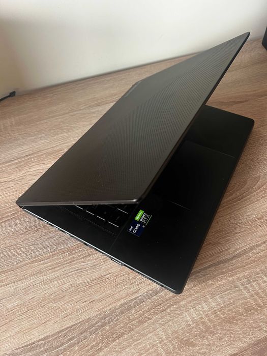 ASUS ROG Zephyrus M16