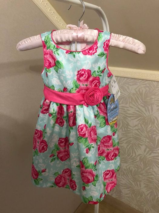 Сукня на дівчинку нова