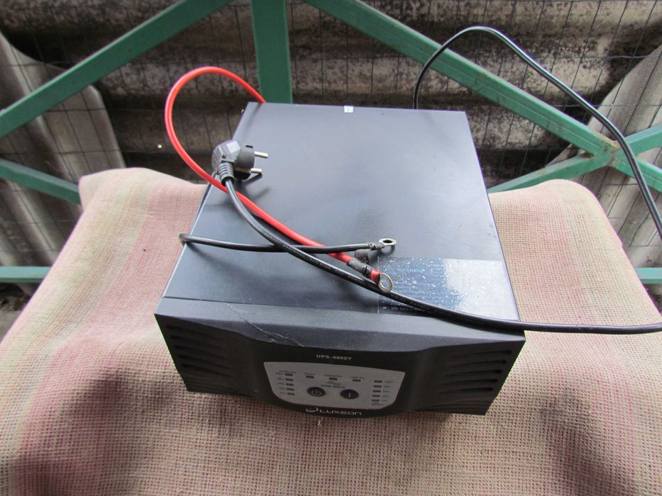 Инвертор преобраз. тока 220В-12в-220В  LUXEON UPS-500ZY неисправный