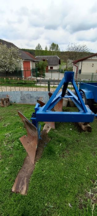 Продам плуг трьохкорпусний