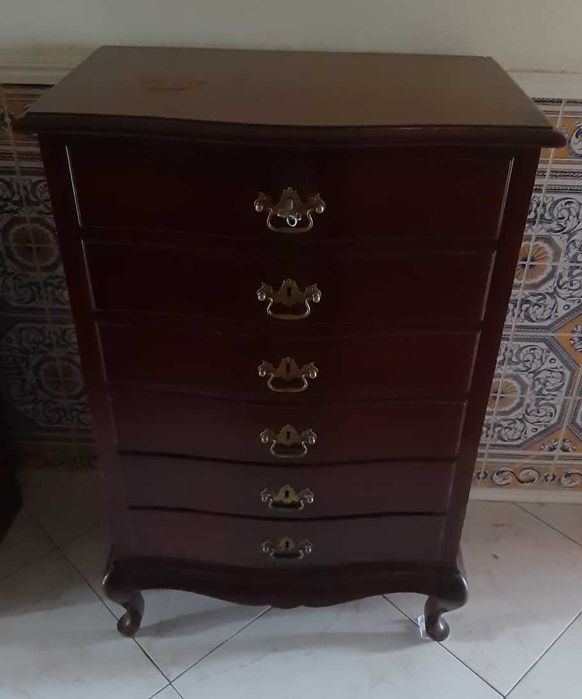 Móvel Cómoda Olaio vintage  – anos 50, de madeira maciça