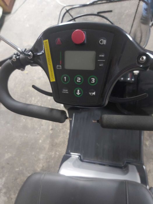 Elektryczny wózek inwalidzki Life and mobility