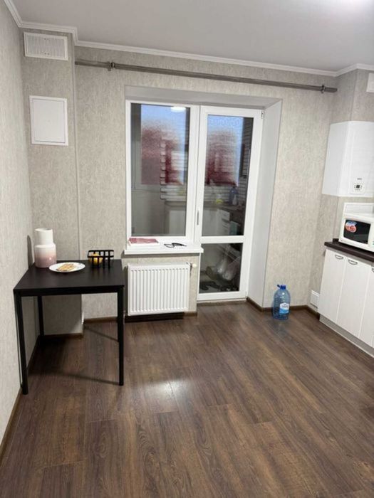 Продаж 1к Озерна