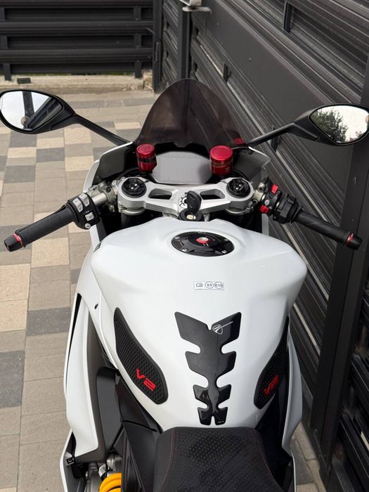 Ducati Panigale V2 2023 рік