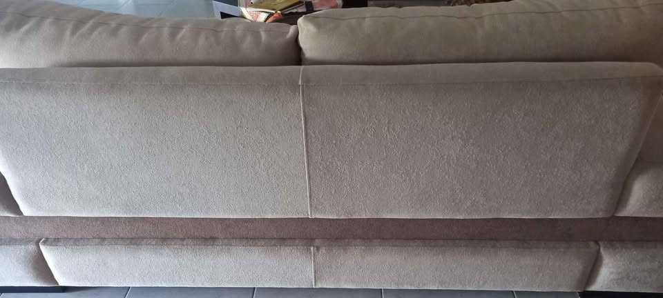 Sofá 3 lugares com 2 metros em ótimo estado