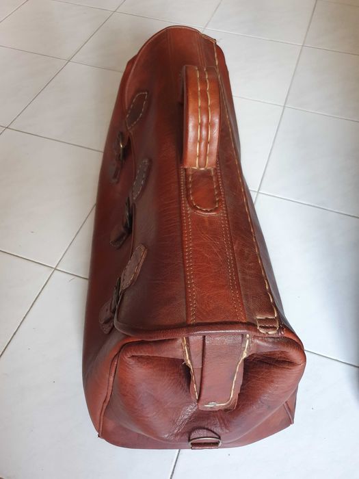 Mala / Saco artesanal em pele / couro / cabedal, de formato grande