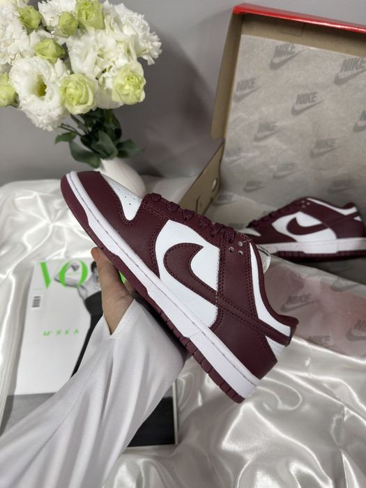 Стильні кросівки Nike Dunk Low Bordo White