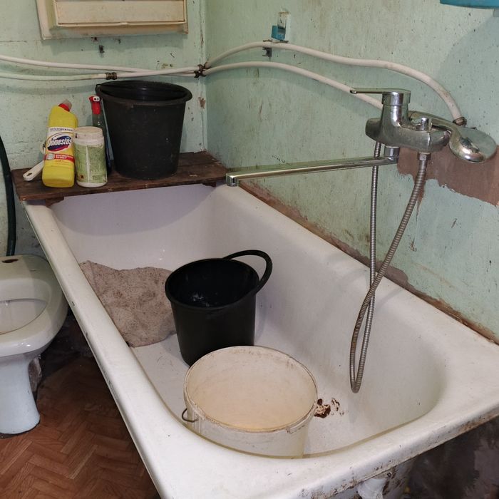 Продаю 2х комнатную изолированную квартиру г.Пивденне